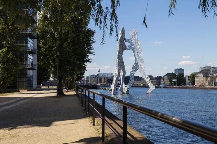 Fototapete Molecule Man Skulpturen in Berlin