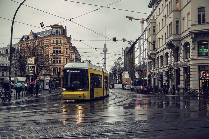 Fototapete Tram in Berlin