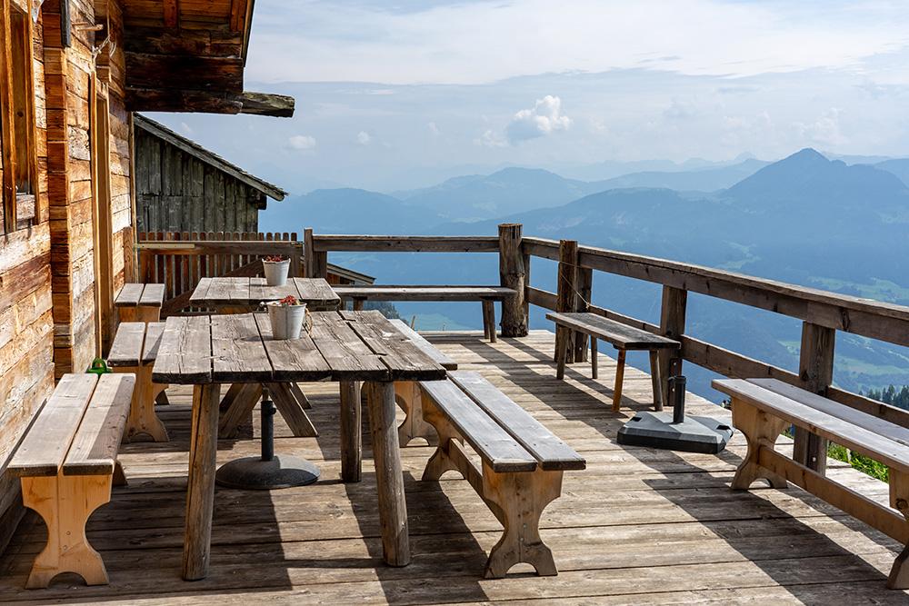 Fototapete Terrasse in den Tiroler Alpen