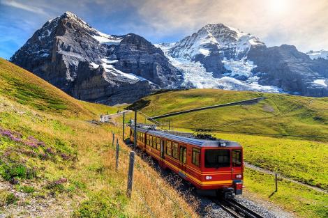 Fototapete Jungfraubahn in der Schweiz