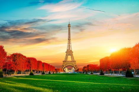 Fototapete der Eiffelturm in Paris im Herbst